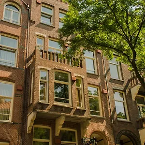 https://omega-hotel.amsterdamhotelsnl.com